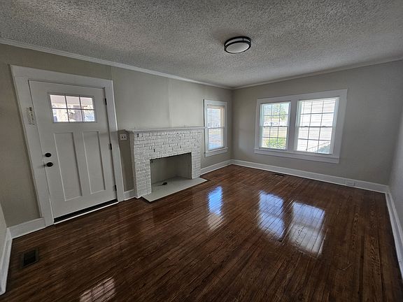 4th image of 109 Courtland St