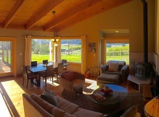 25 McDonald Ln, Point Reyes Station, CA 94956