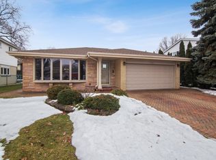 2101 Birch St, Park Ridge, IL 60068