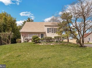 3 Jacqueline Dr, Paoli, PA 19301