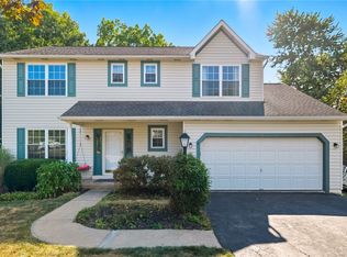 319 Hummingbird Cir, Cranberry Township, PA 16066