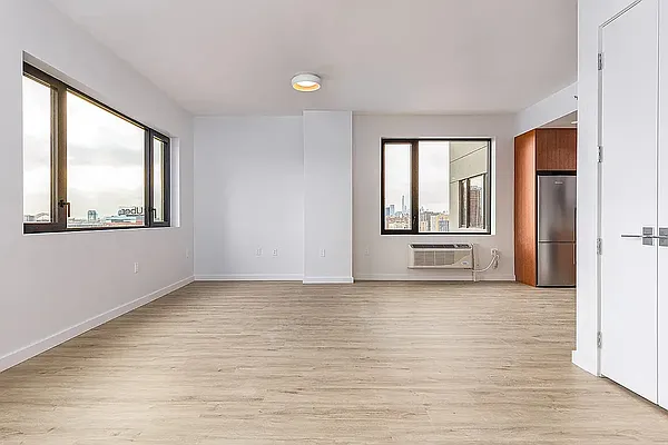 Living room, photo 2