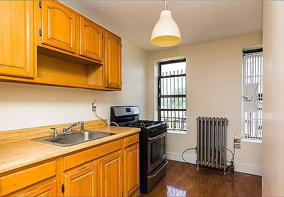 2nd image of 157 Jefferson Ave #1E