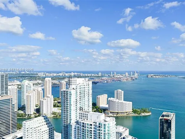 1000 Brickell Plz #CU-4205 — Photo 18