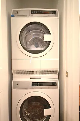 Rented by Bold New York | media 33