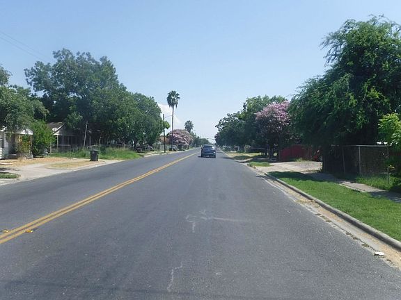 4th image of 3122 Greenwood Dr