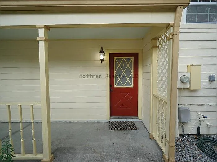 7605 Glades Ct — Photo 3