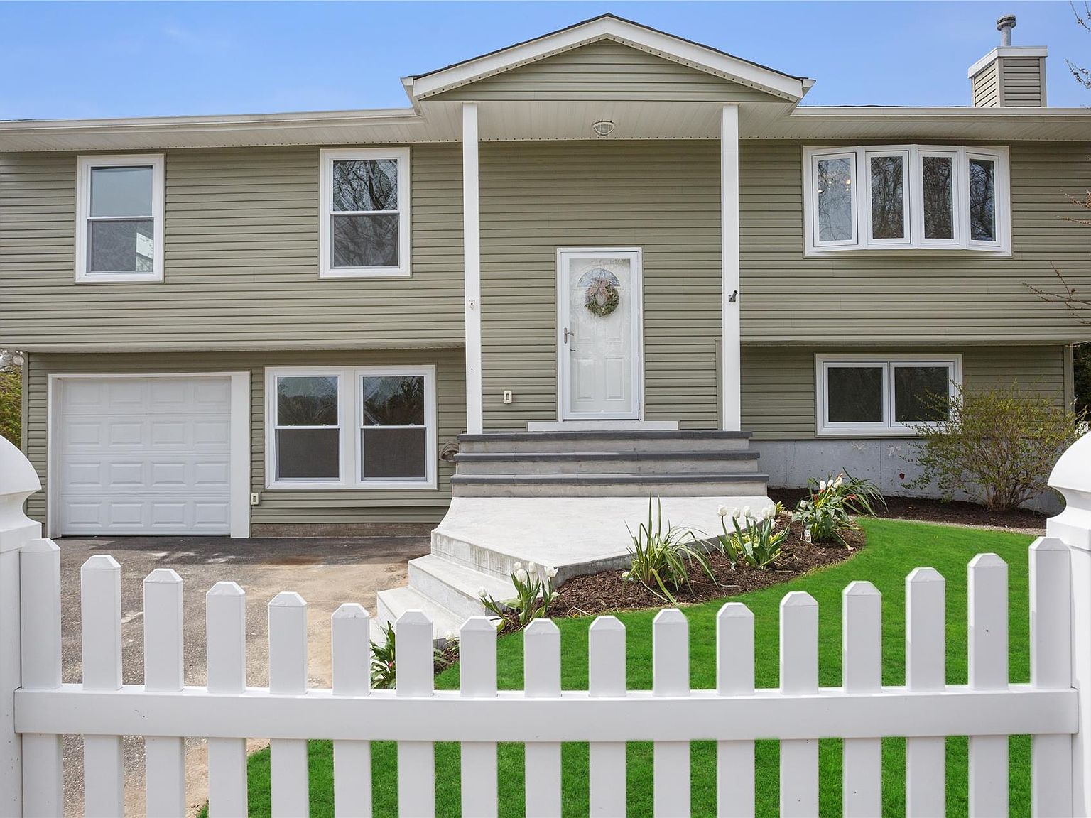 640 Bohemia Parkway, Sayville, NY 11782 Zillow