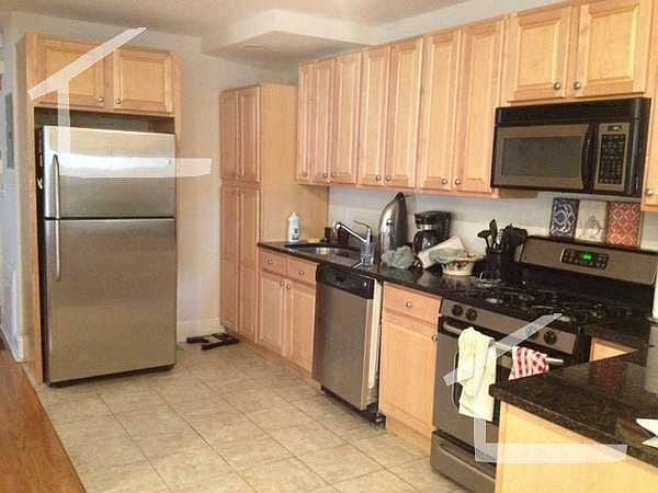 1st image of 25 Aspinwall Ave APT 001