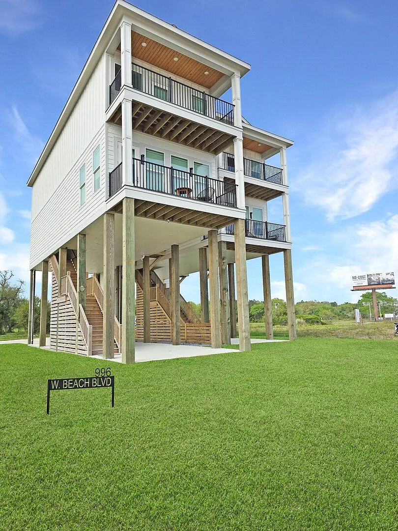 Seaside Villa - Gulf Breeze with an Ocean View! — Photo 4