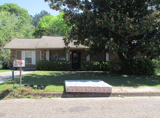327 Sharon Ln, Ozark, AL 36360