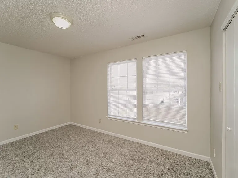 822 Littleton Dr — Photo 14