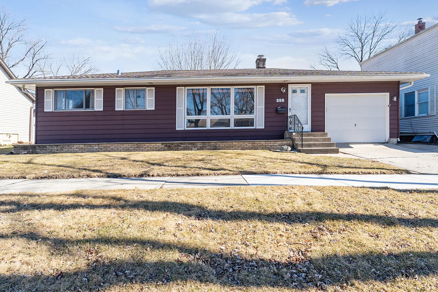 921 Singer Ave photo 1