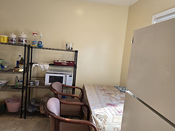 2nd image of 5109 Yamen St #1