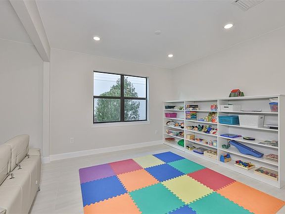 5th image of 16320 Hidden Oak Loop