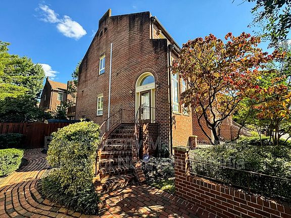 2nd image of 10196 Turnberry Pl