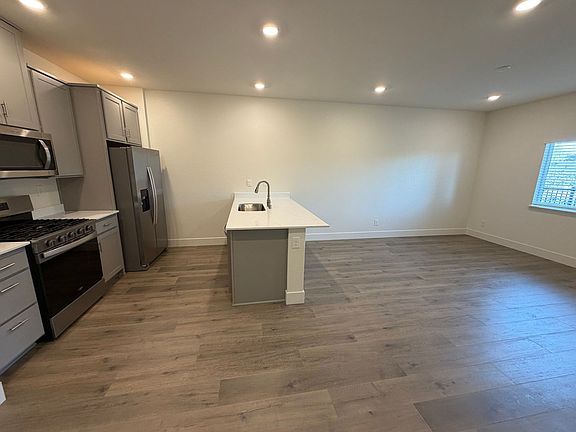 2nd image of 1596 Grazer Way