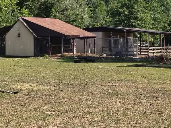 43145 Willis Rd, Belleville, MI 48111