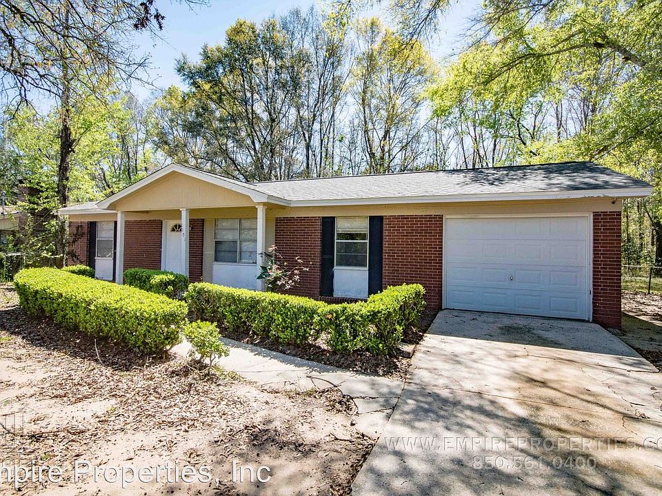 1st image of 1101 Woodland Dr