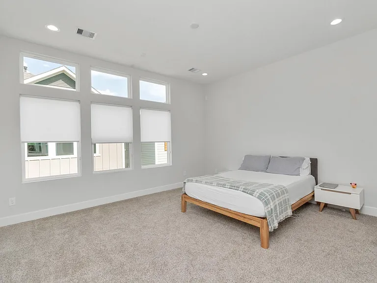 3360 Pinemont Dr — Photo 15