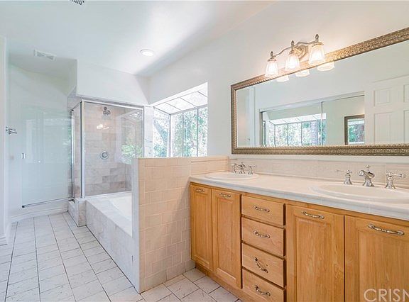 4th image of 4750 Viviana Dr