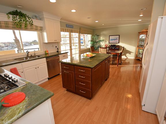 5th image of 4251 Harbour Island Ln