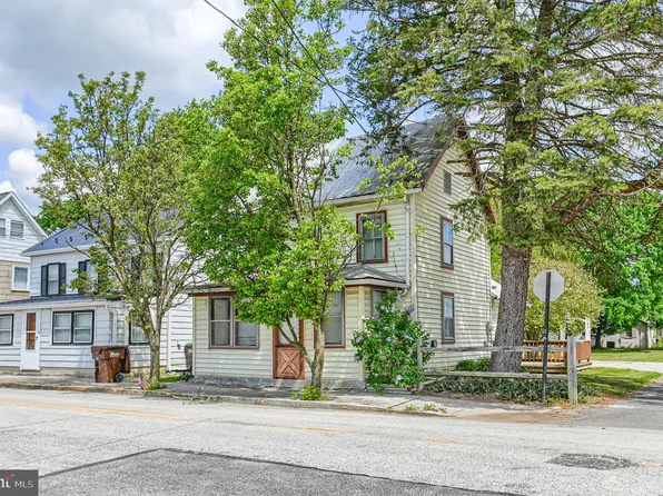 27 Water St, Fairfield, PA 17320