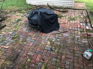 93 Madison Dr, Decatur, IL 62521