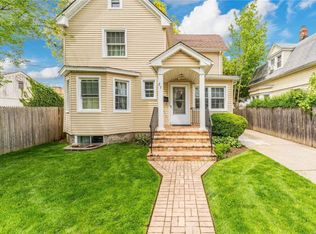27 Albermarle Pl, Hempstead, NY 11710