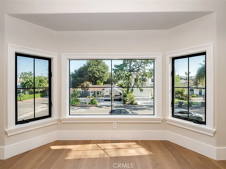 14803 Otsego St — Photo 30