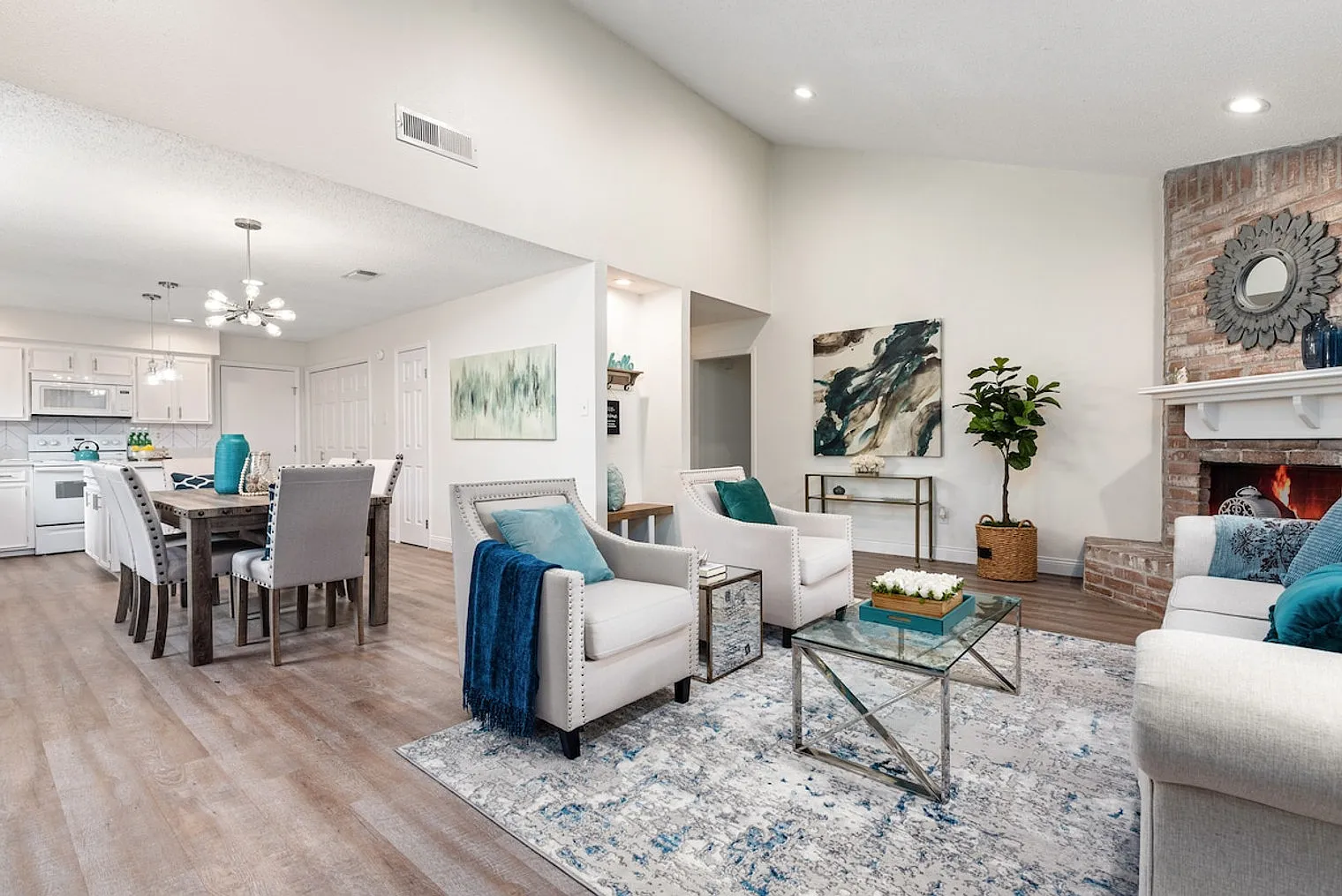 3 bed, 2.0 bath, $4,374 — Photo 3