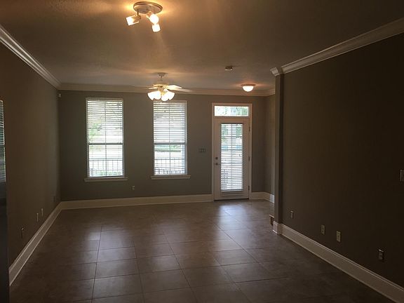 2nd image of 1010 N Haynes St #4