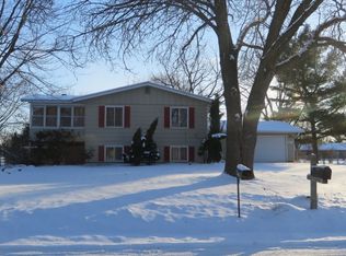 940 Brenda Lee Dr, Saint Cloud, MN 56303