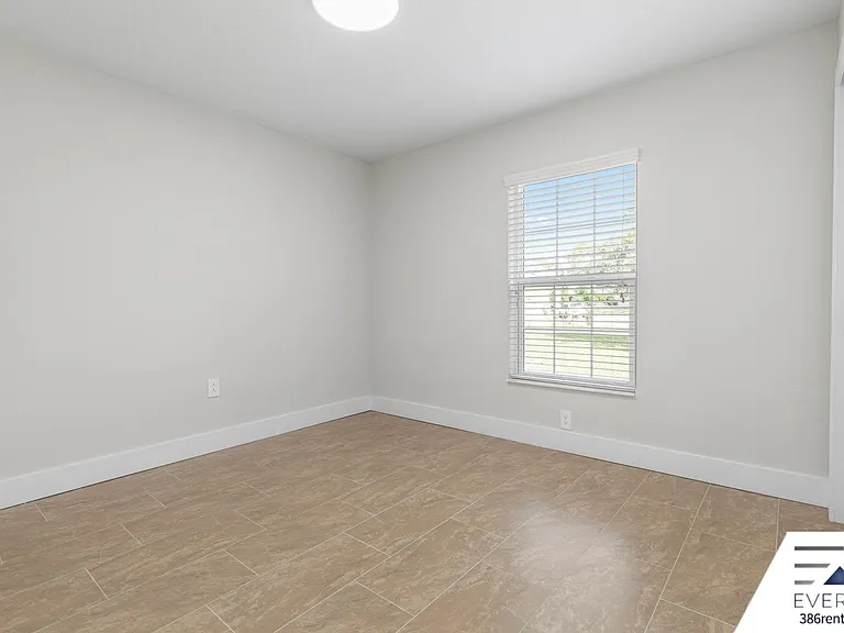 12 Walt Pl — Photo 33