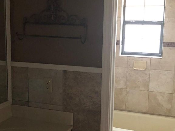 5th image of 2617 Spruce Cir