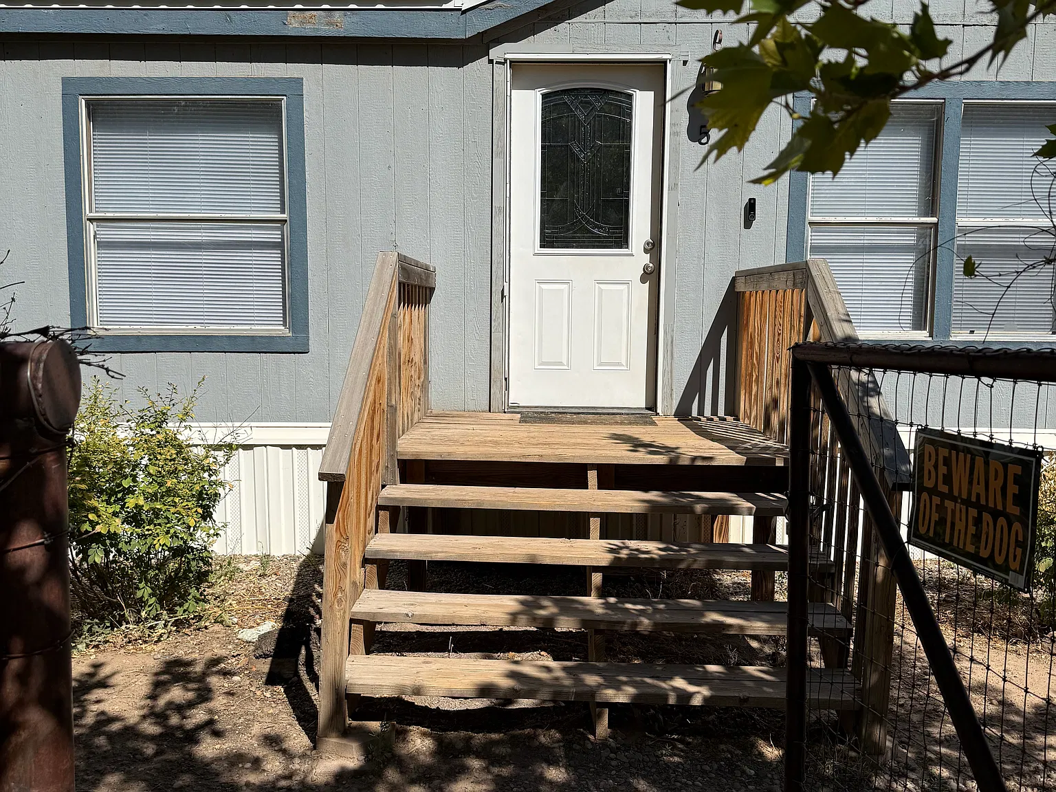 4 bed, 2100 sqft, $2,400 — Photo 2
