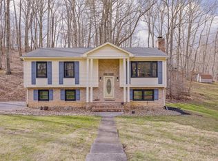 411 Pin Oak Dr, Blue Ridge, VA 24064