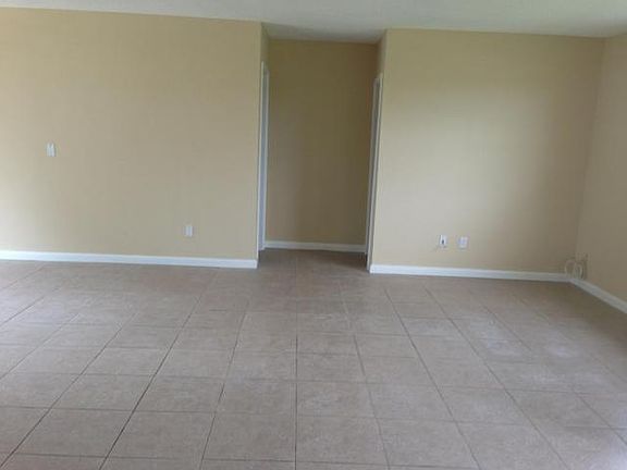 3rd image of 1081 SW Canary Ter