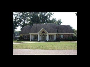 63 Meadowbrook Rd, Grenada, MS 38901