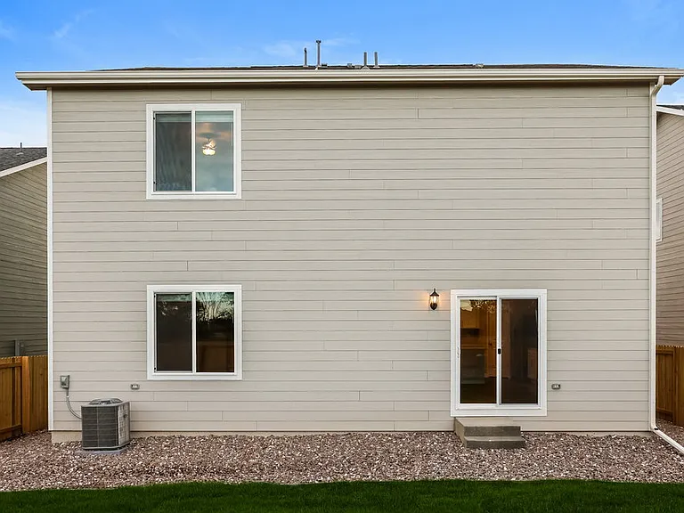 2150 Christina St — Photo 17
