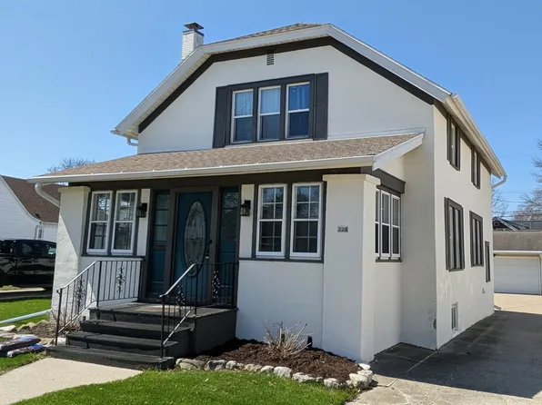 223 Cleveland St, Brillion, WI 54110
