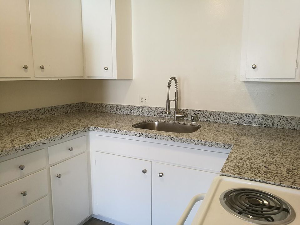 1st image of 3740 Peacock Ct #3