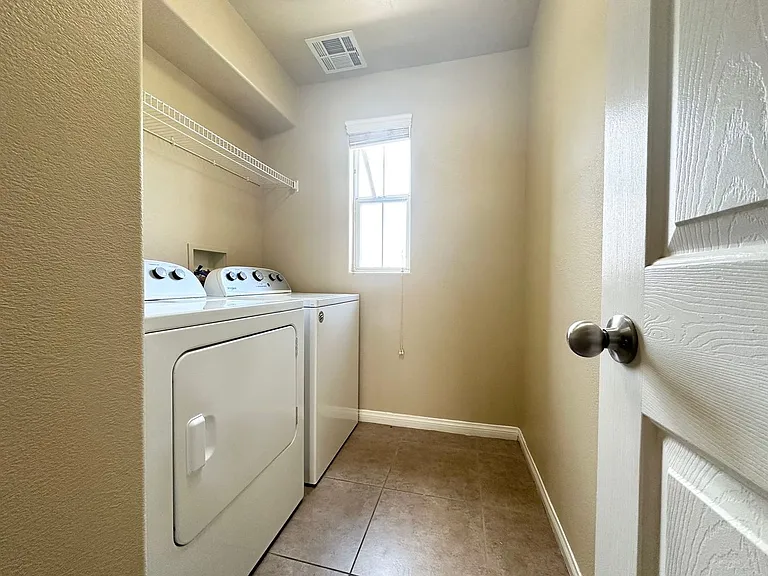 9539 Grandview Spring Ave — Photo 16