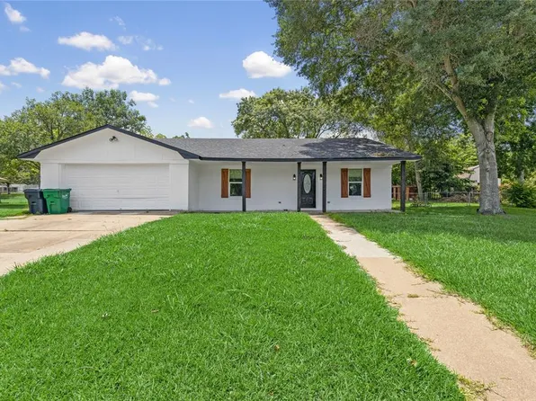 607 Clearspring Drive, Brenham, TX 77833