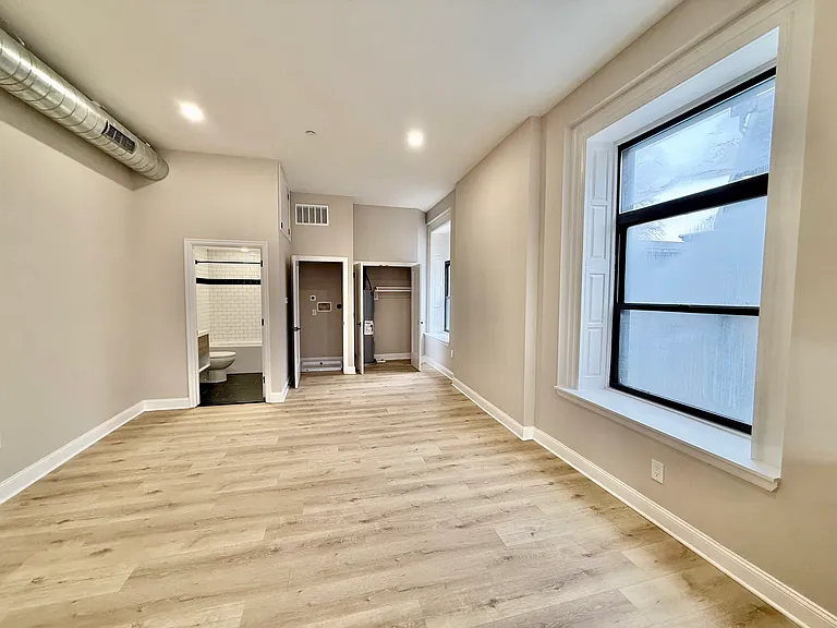 1032 N 48th St #D-1A — Photo 6