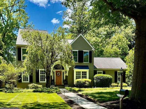 6 Amy Ln, Malvern, PA 19355