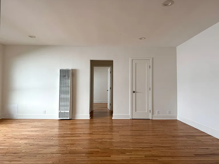 120 S Oxford Ave #8 — Photo 5