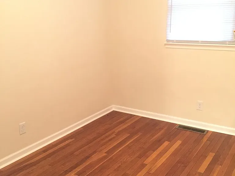 141 N Overhill Dr — Photo 6