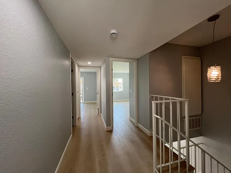 2020 Indiana St — Photo 18