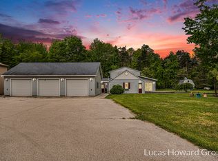 4345 S Wolf Lake Rd, Fruitport, MI 49415